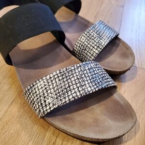 Munro Black and White Textured Sandals